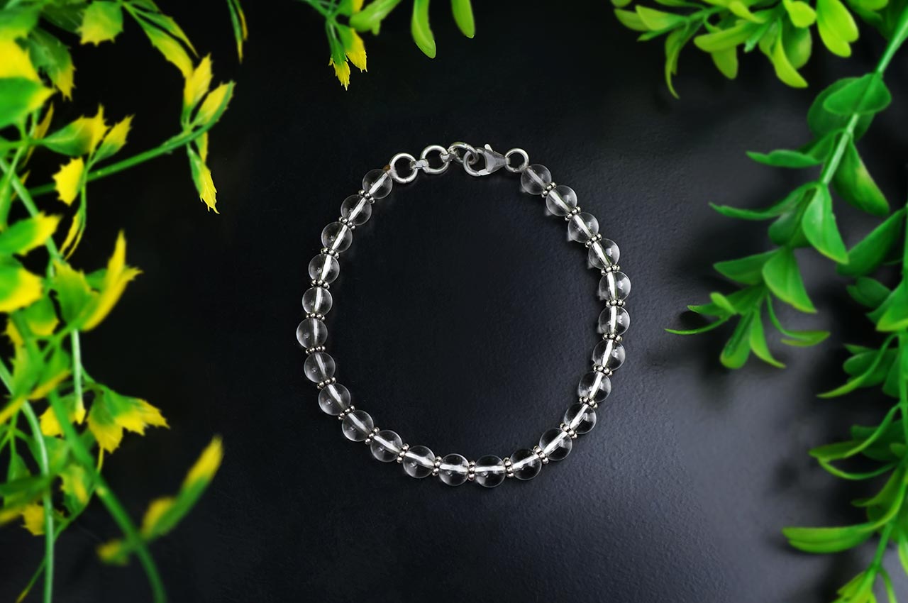 Round Sphatik Bracelet with Silver Chakri & Hook