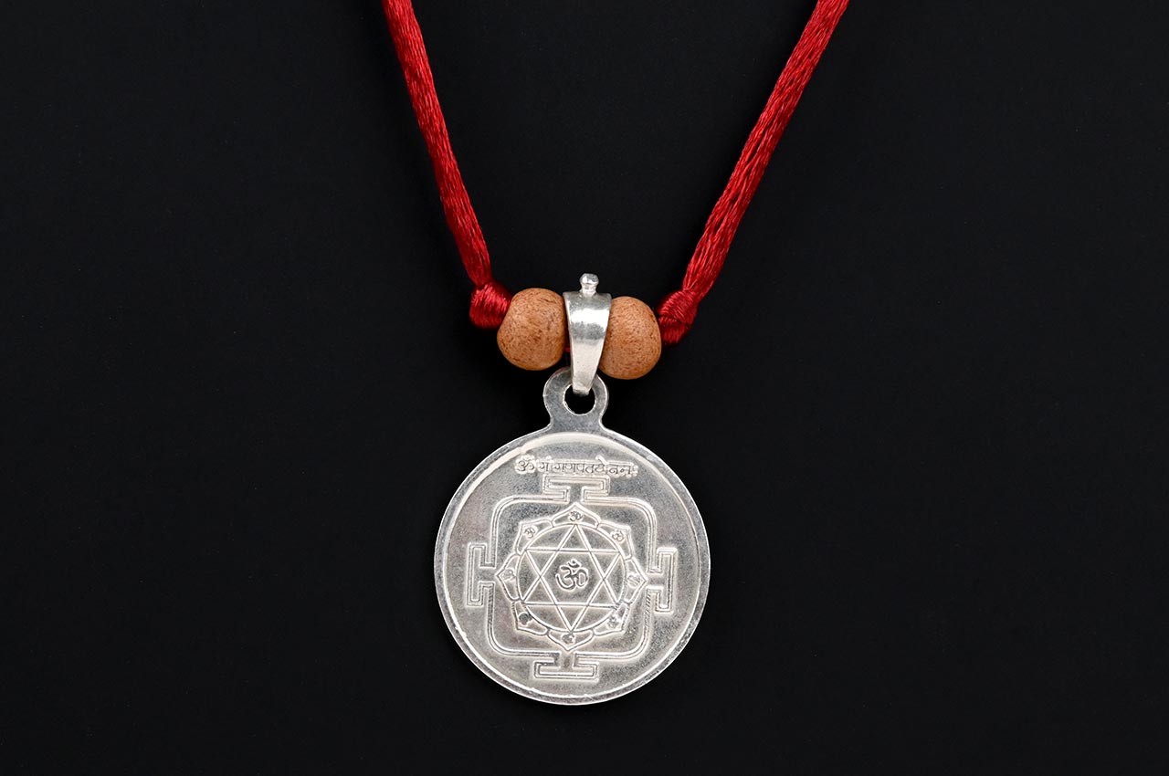 Shree Ganesh Yantra Locket Silver