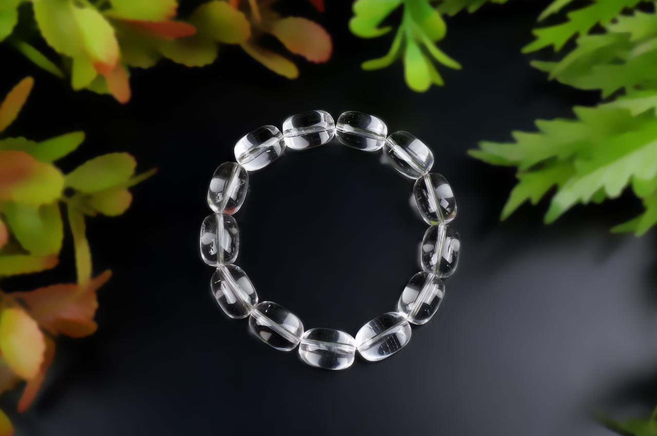 Drum Shaped Sphatik Bracelet in Elastic