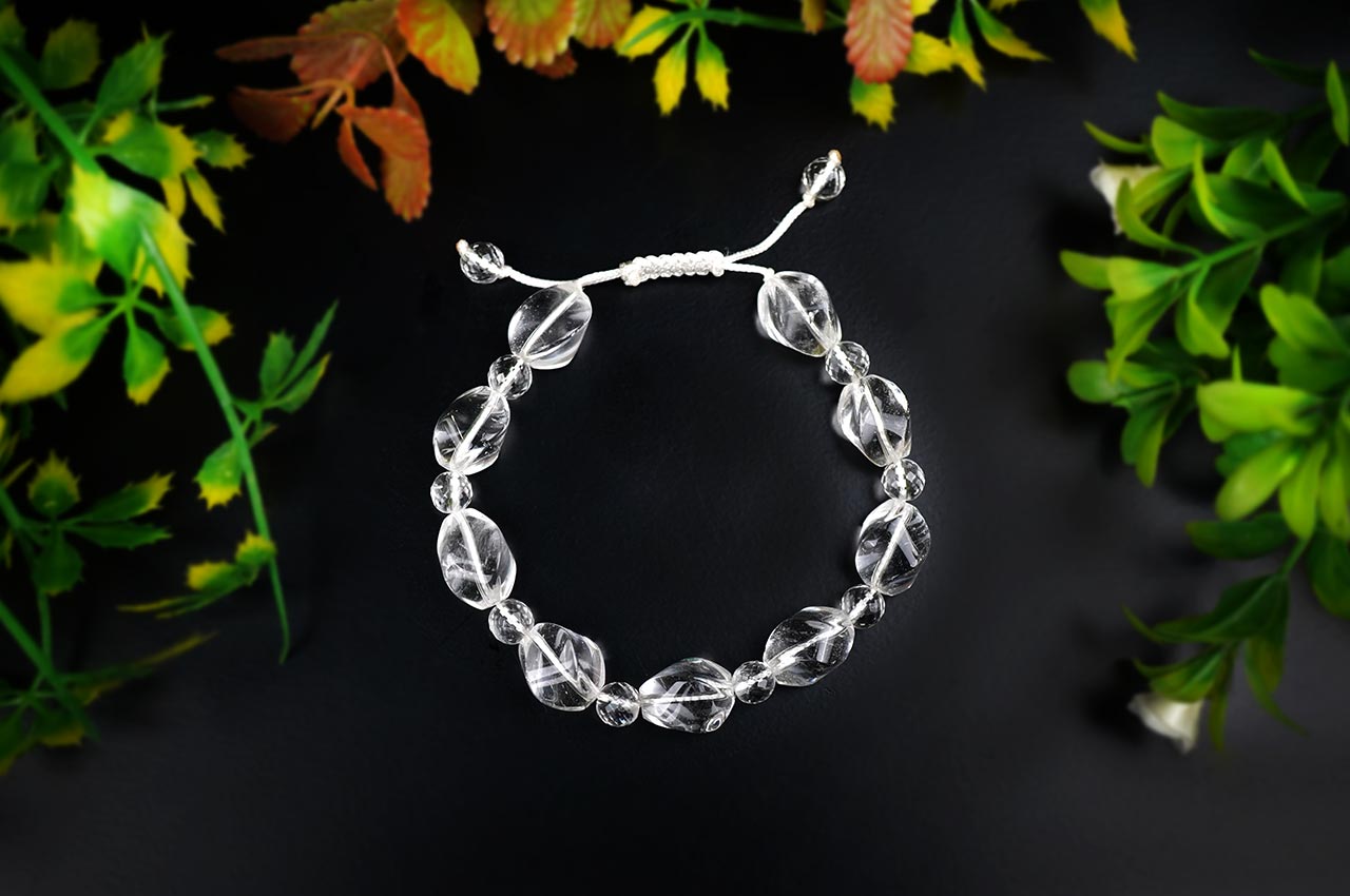 Twisted Sphatik Bracelet With Adjustable Thread