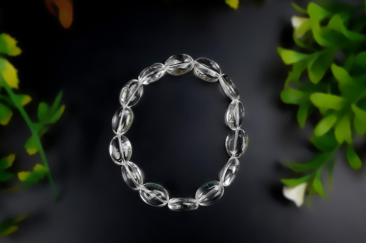 Oval Sphatik Bracelet in Elastic