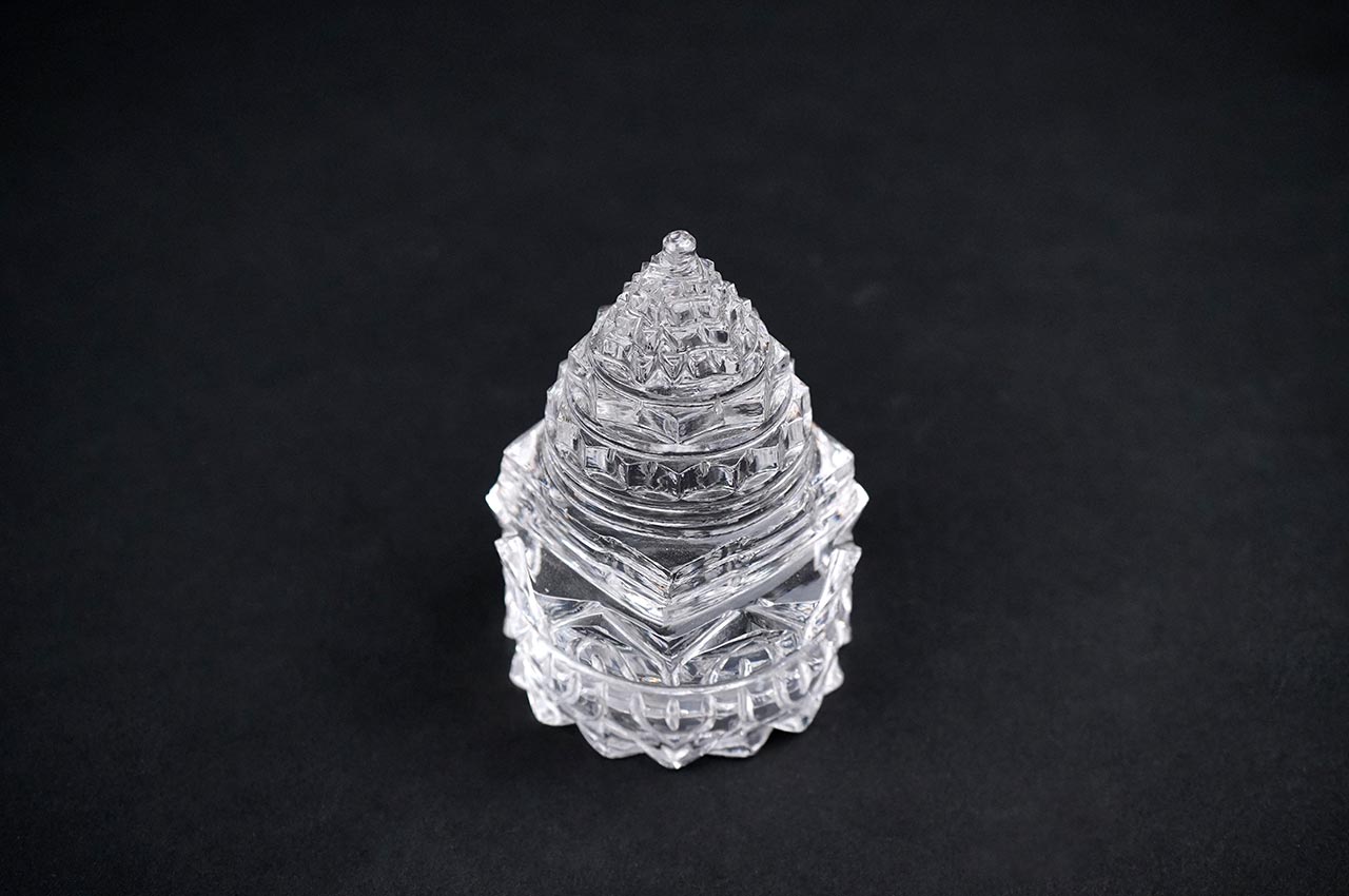 Sphatik Shree Yantra on Lotus - 253 gms