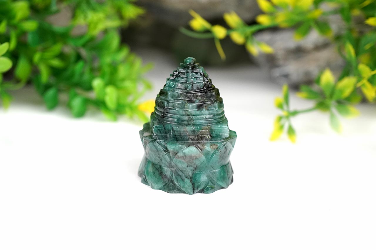 Emerald Shree Yantra on Lotus - 454.30 carats