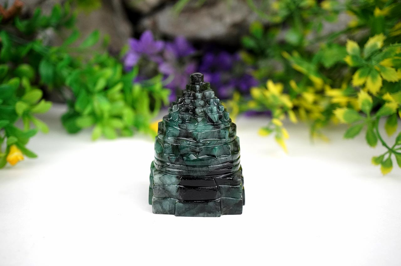 Emerald Shree Yantra - 815.20 carats