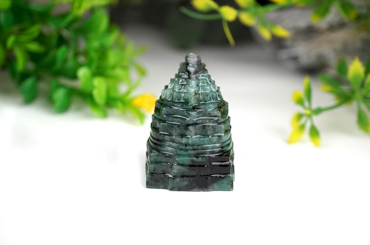 Emerald Shree Yantra - 305 carats