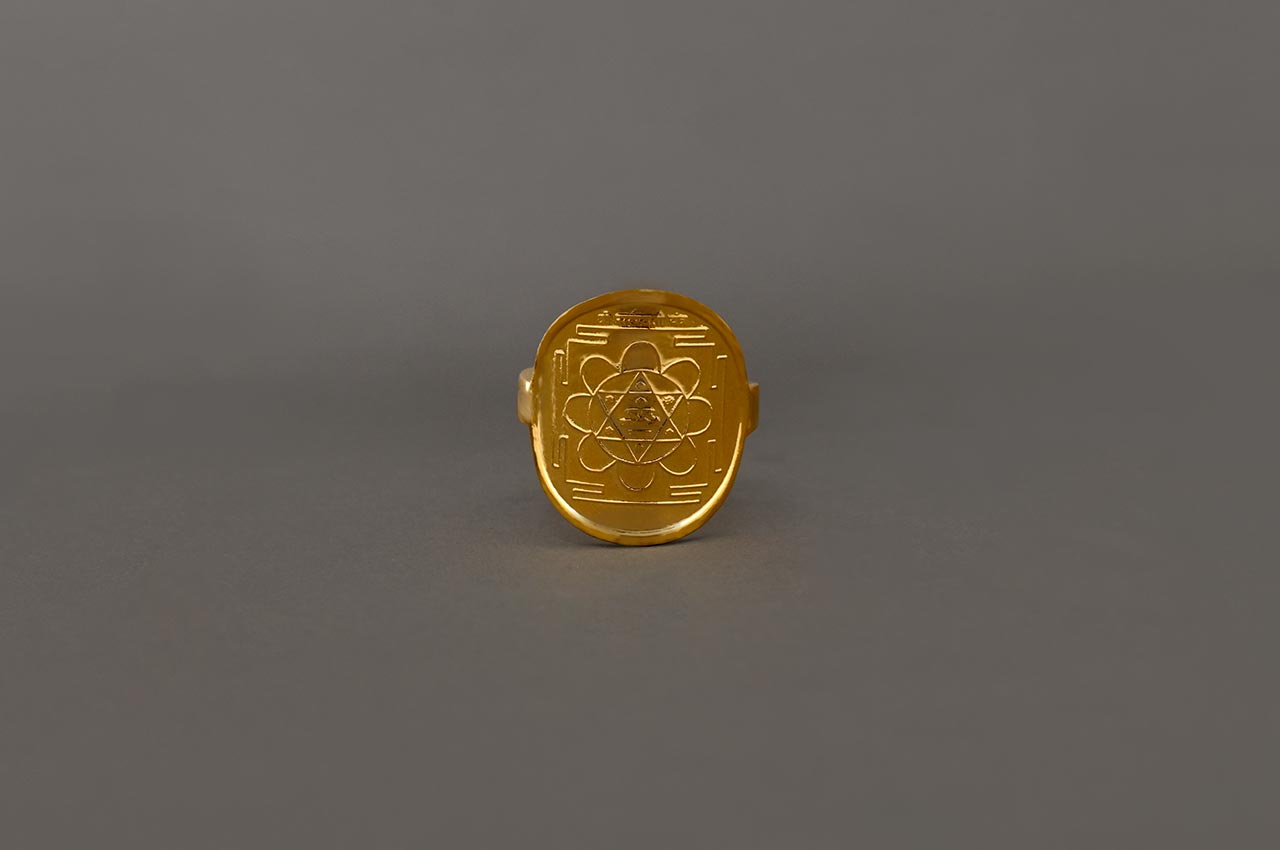Saraswati Yantra Ring in Pure Gold