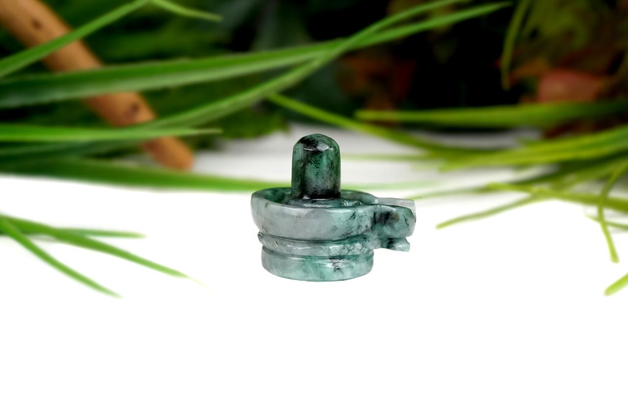 Emerald Shivlinga - 71 carats