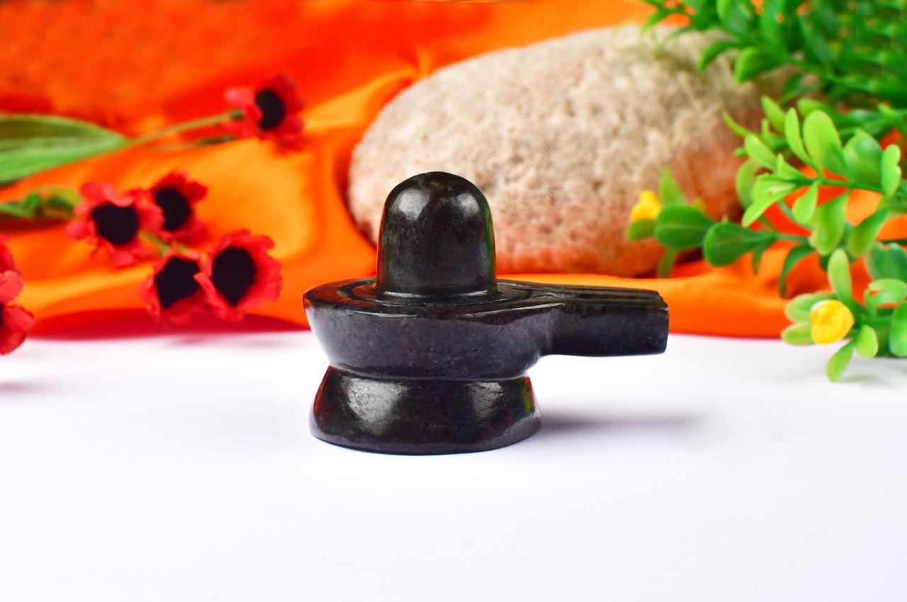 Iolite Shivling - 118 gms