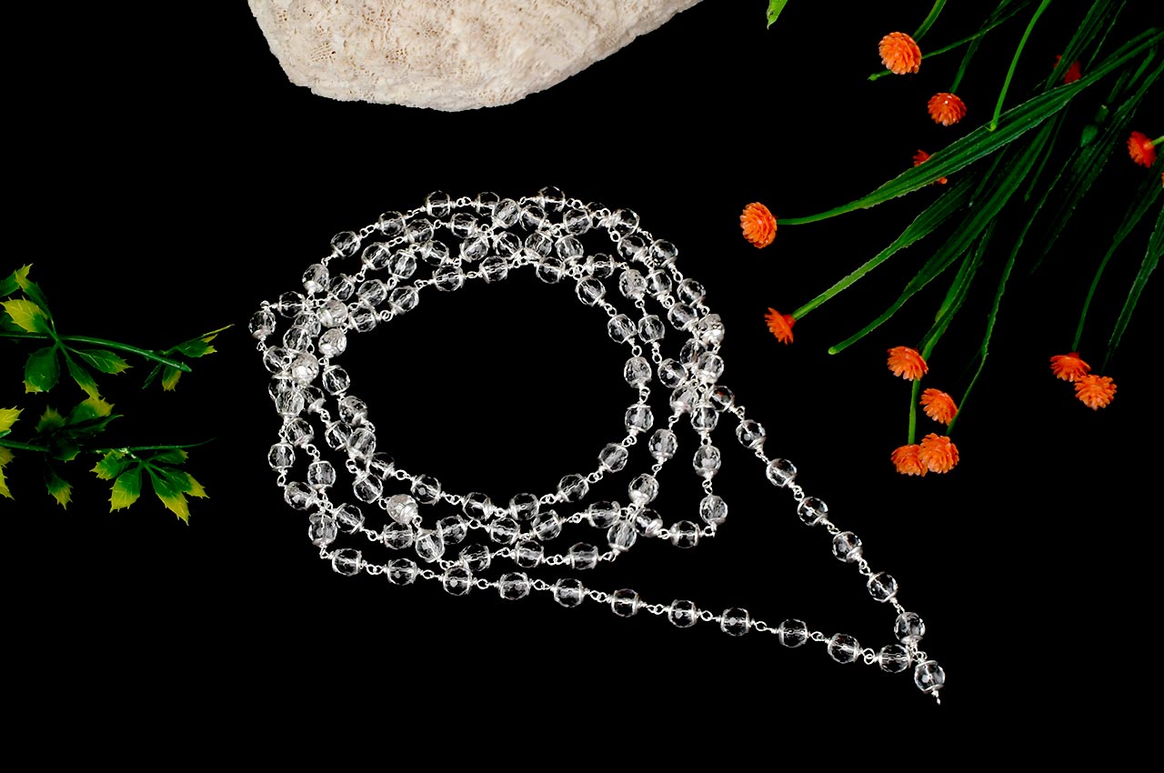 Sphatik Diamond Cut Mala in Silver Caps (6 mm)