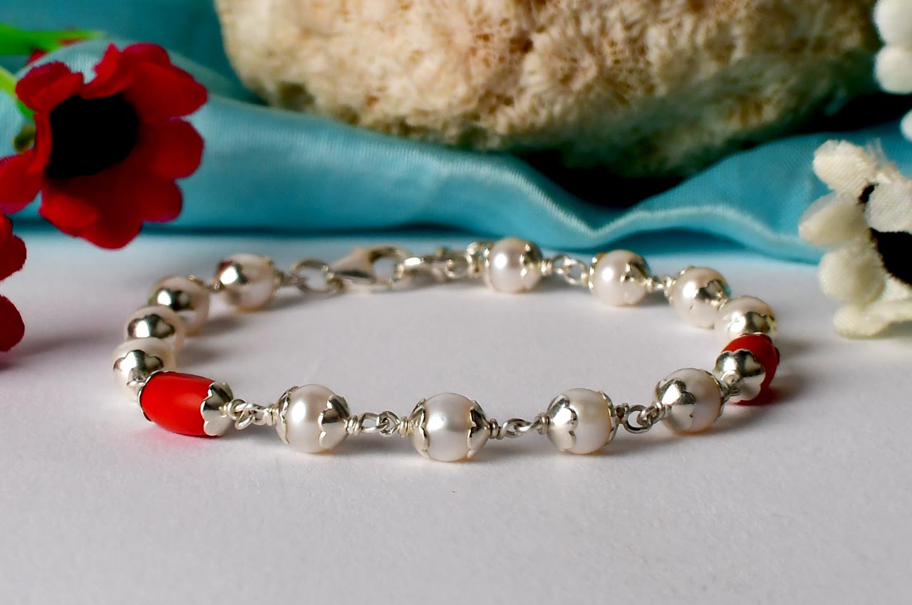 Pearl and Drum shaped Coral bracelet with Silver caping