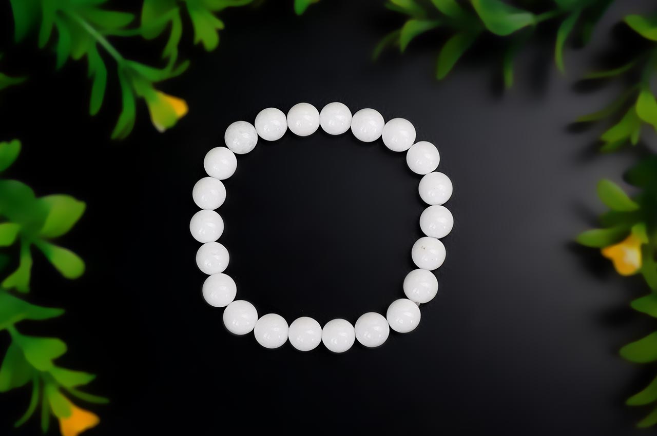 White Agate Bracelet in Elastic