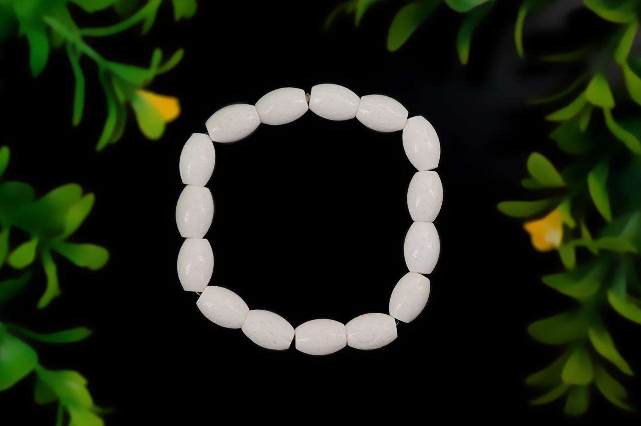 White Coral Drum Shape Elastic Bracelet