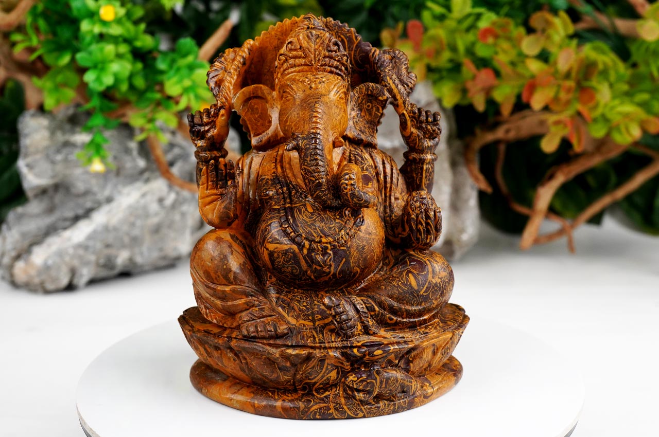 Mariyam Ganesha - 1363 gms