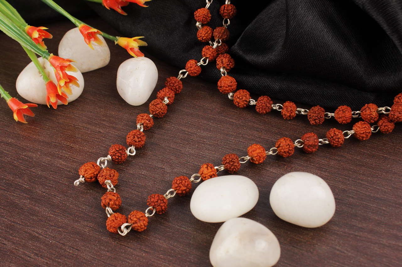 Rudraksha punchmukhi mala in silver wire