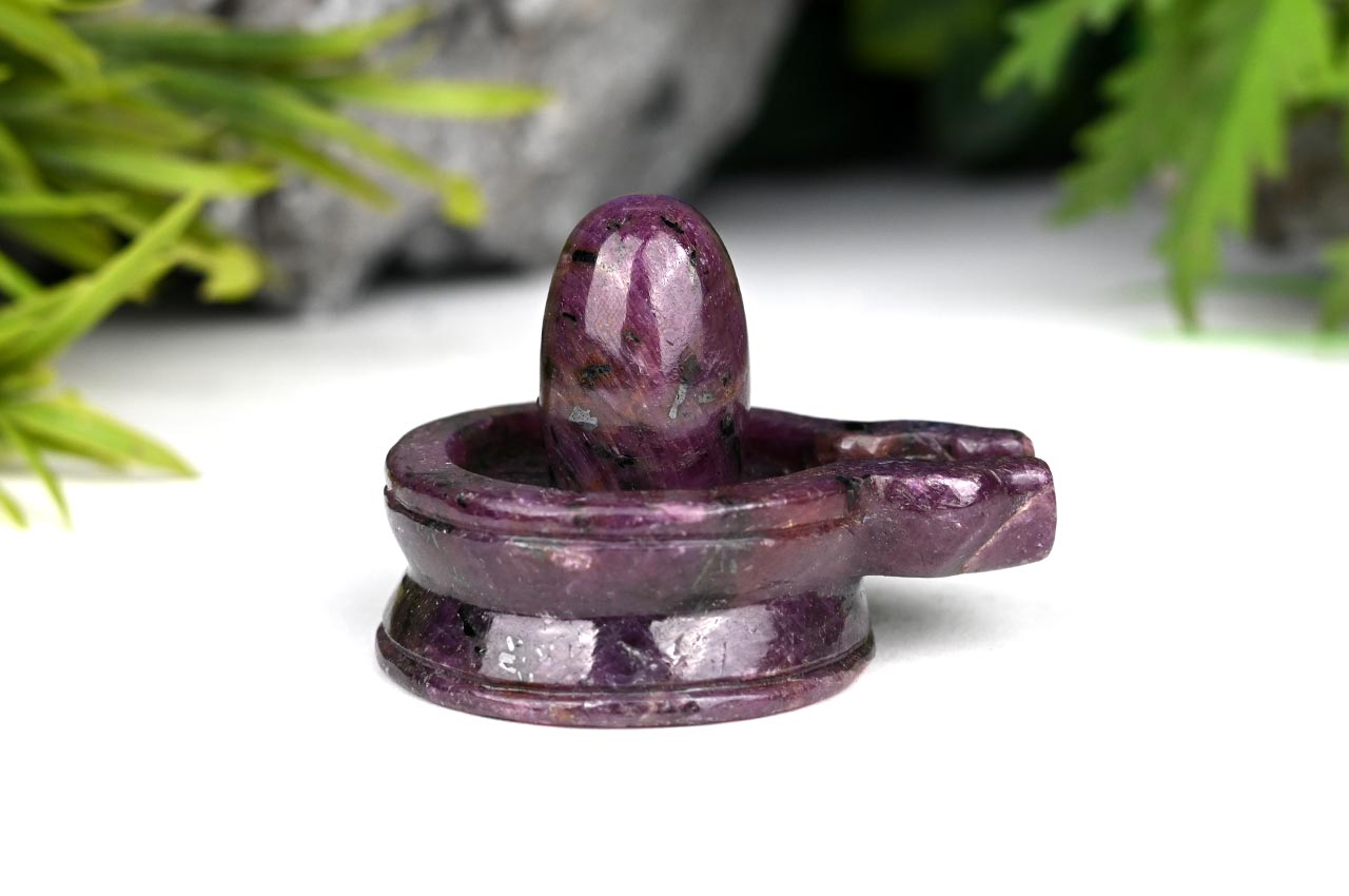 Ruby Shivling 660 carats