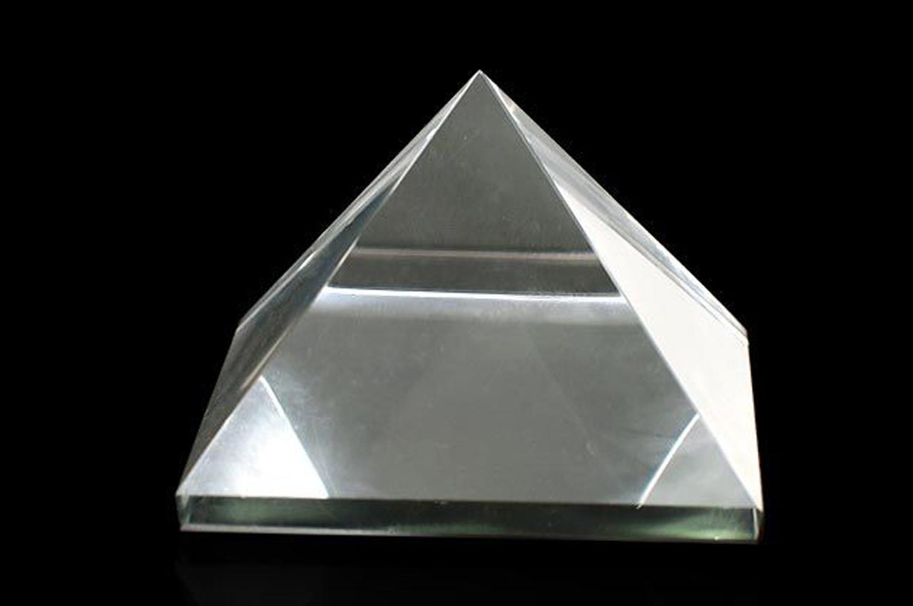 Sphatik Pyramid - 105 gms