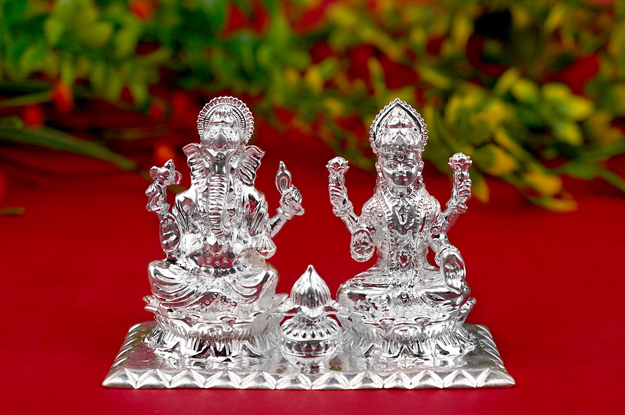 Lakshmi Ganesh in Pure Silver