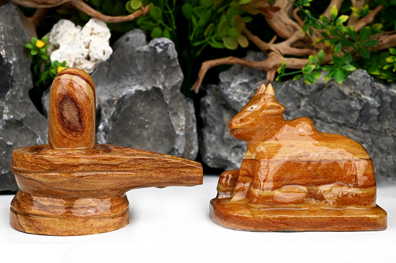 Sandstone Nandi - 1346 gms
