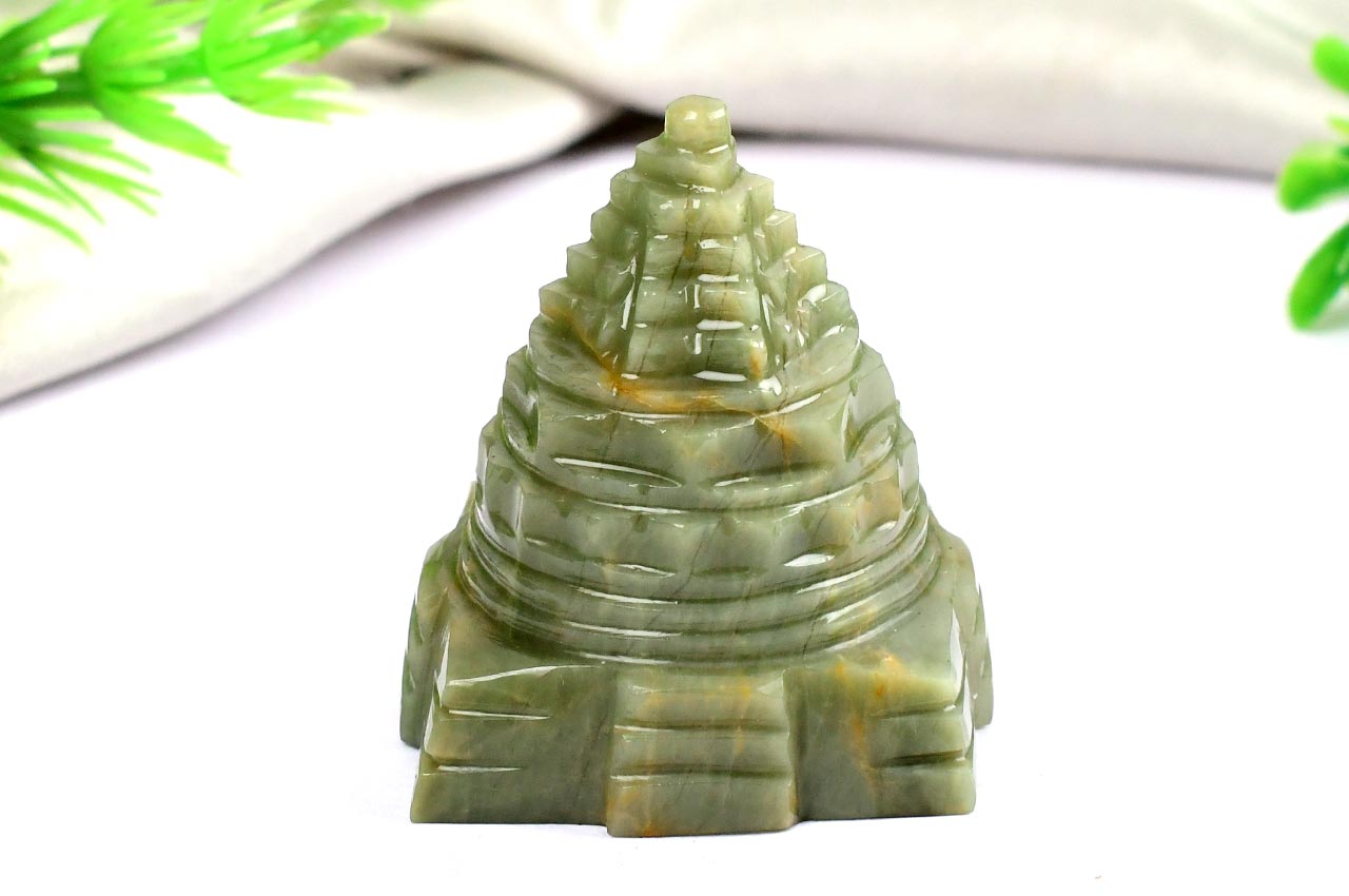 Shree Yantra in Cats Eye-38 gms