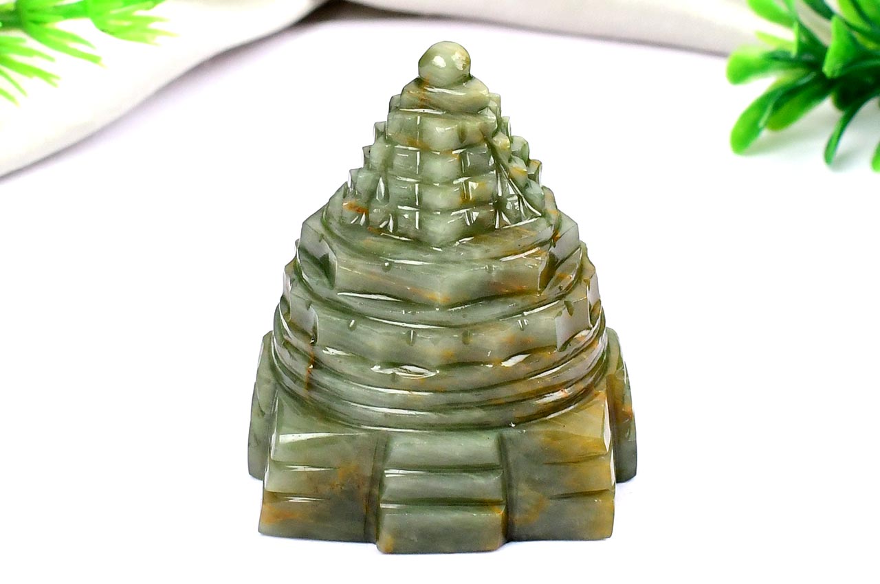 Shree Yantra in Cats Eye-63 gms