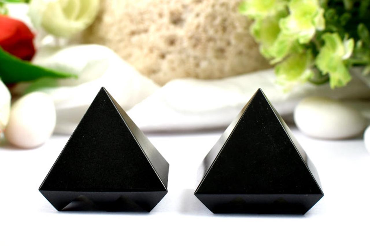 Multi Pyramid in Black Jade - Set of 2