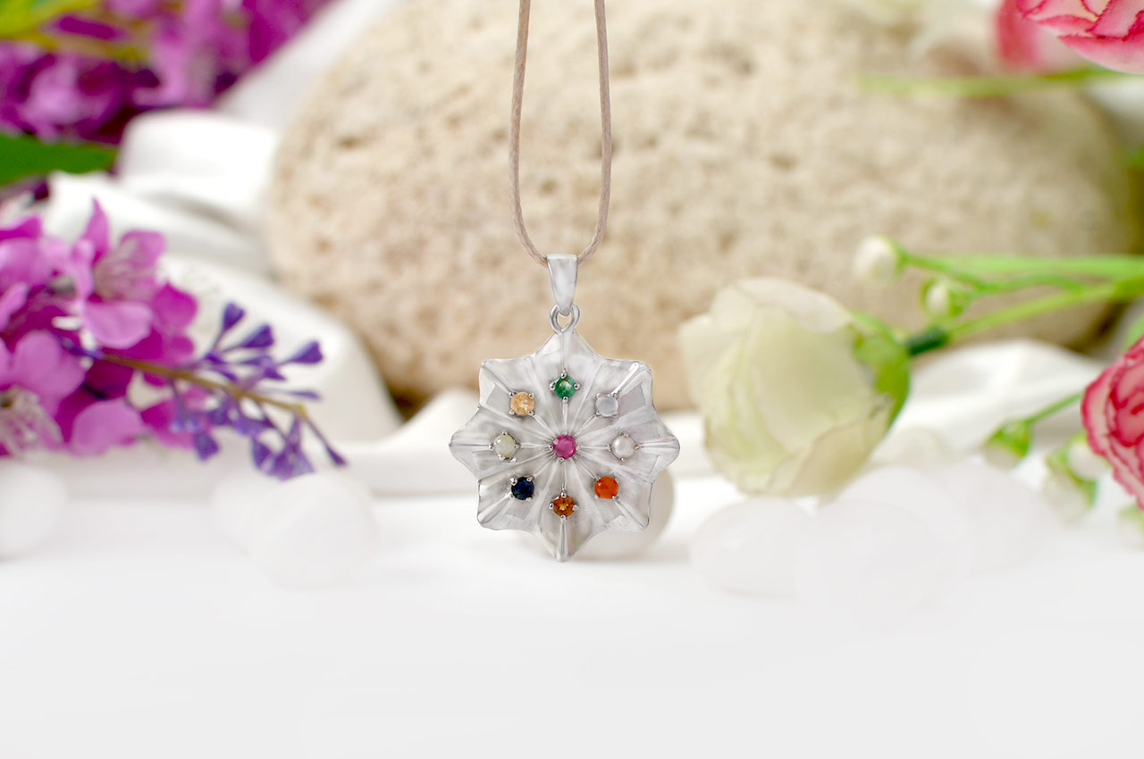 Navratna Pendent-Design V