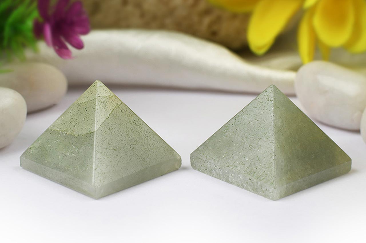 Pyramid in Light Green Jade - Set of 2
